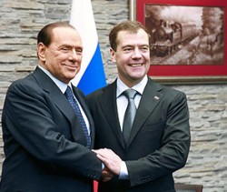Медведев и Берлускони договорились о мировой стабилизации Медведев и Берлускони договорились о мировой стабилизации